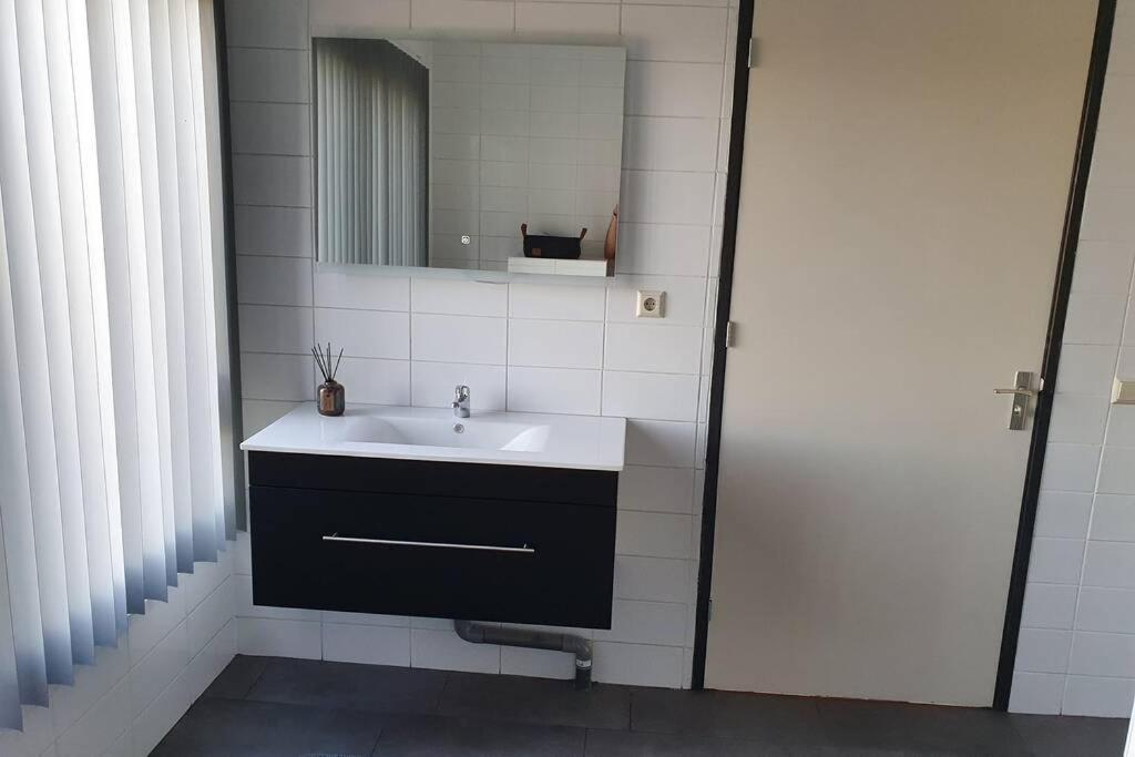 Vrijstaand / Landelijk Appartement Met Uitzicht! De Wijk エクステリア 写真
