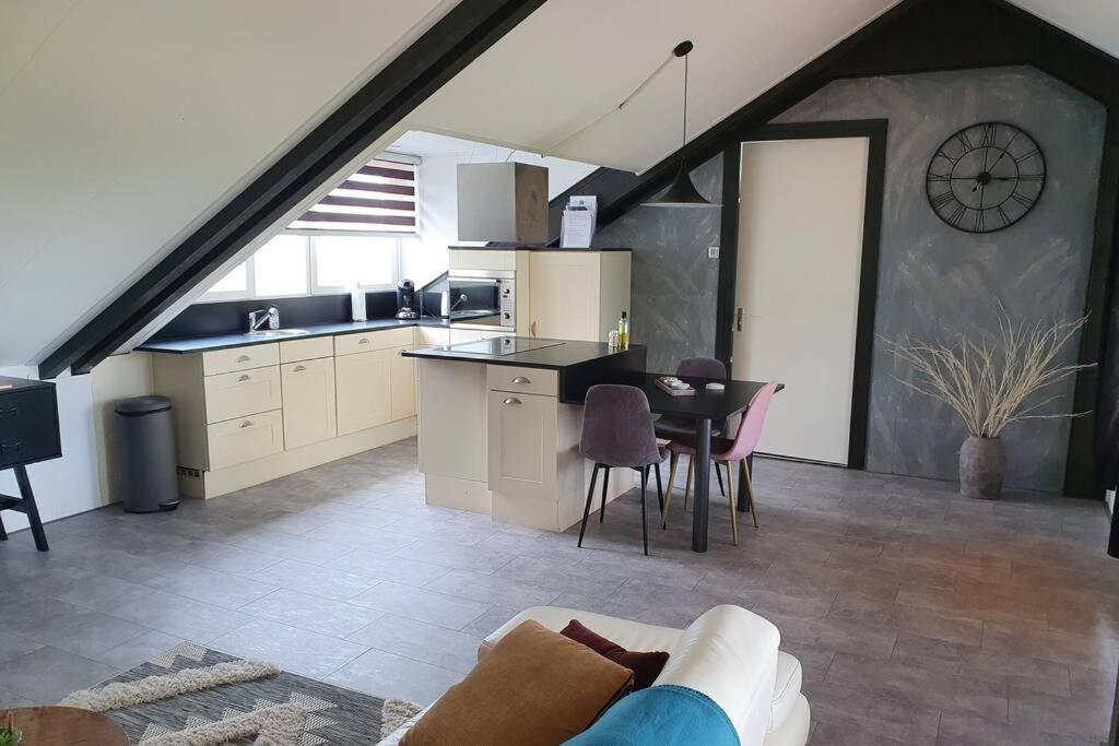 Vrijstaand / Landelijk Appartement Met Uitzicht! De Wijk エクステリア 写真