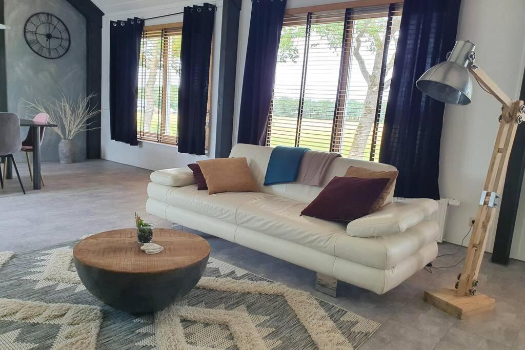 Vrijstaand / Landelijk Appartement Met Uitzicht! De Wijk エクステリア 写真