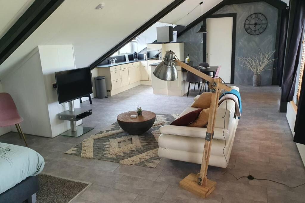 Vrijstaand / Landelijk Appartement Met Uitzicht! De Wijk エクステリア 写真