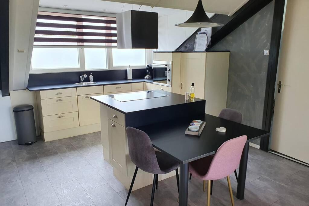 Vrijstaand / Landelijk Appartement Met Uitzicht! De Wijk エクステリア 写真